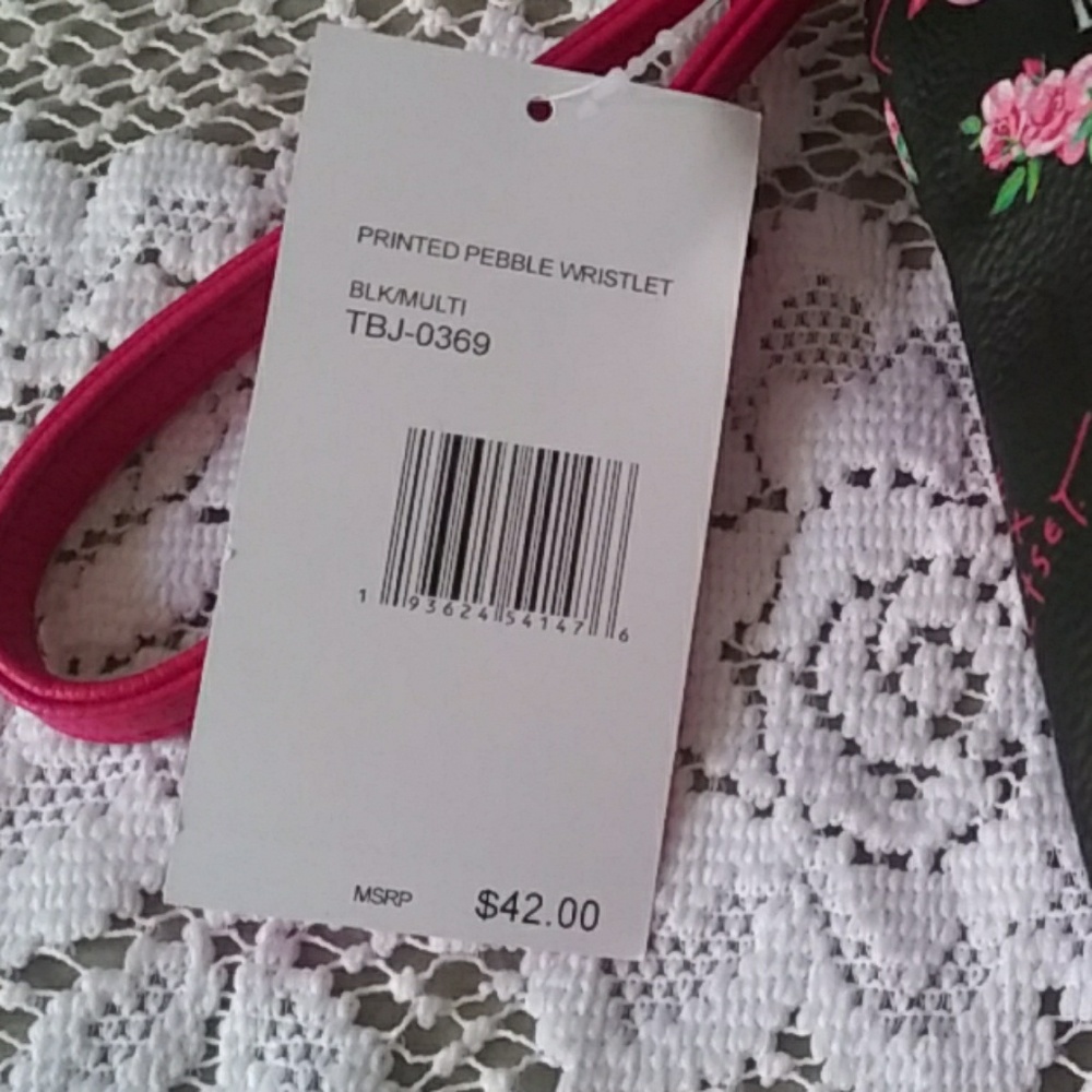 Betsey Johnson Flamingo Wristlet - Picture 6 of 8